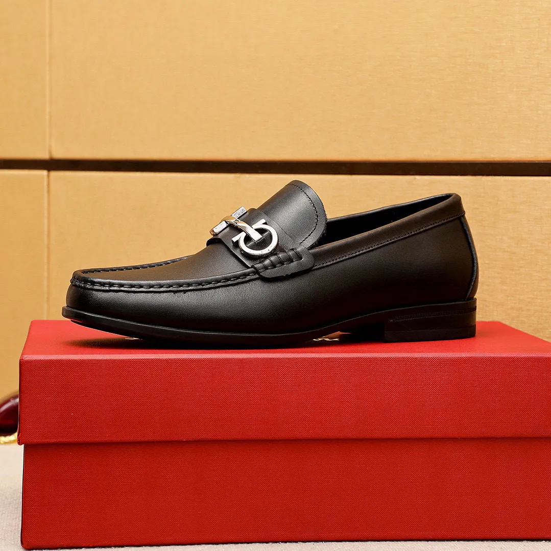 Men's shoes 💰480 💐 Product trademark: Ferragamo "Ferragamo" casual leather shoes Regular size: 38-44 (45🉑️customized) Product materials: Selected imported first-layer calfskin upper + luxury hardware buckle, imported water-dyed cow leather lining. Strong three-dimensional visual effect, original outsole color: 4⃣️seed leather materials available